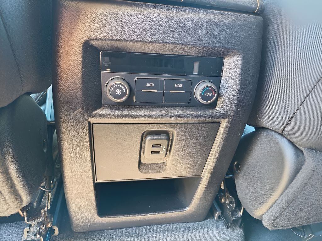 Used 2020 Summit White Chevrolet LS image 27