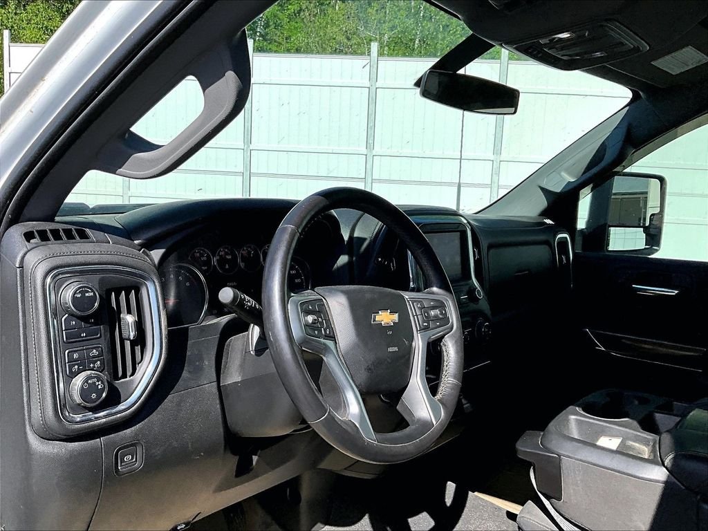 Used 2022 Summit White Chevrolet LT image 8
