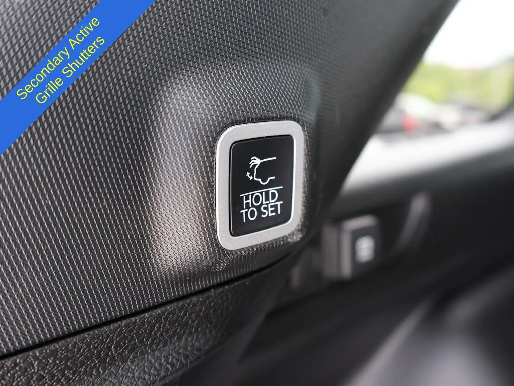 Used 2025 Black Jeep Altitude image 16