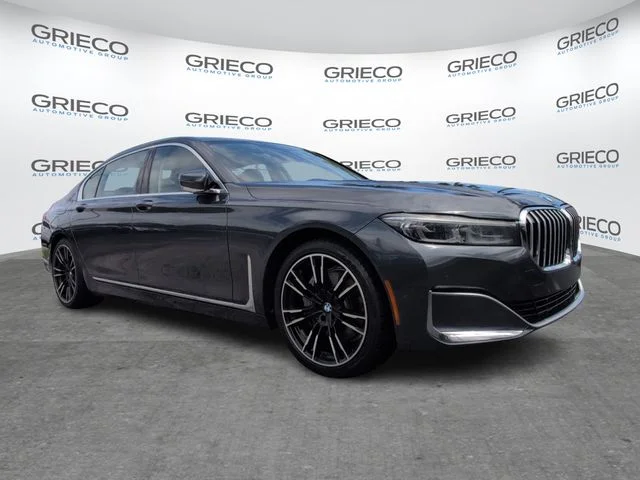 2020 BMW 7 Series 740i's photo
