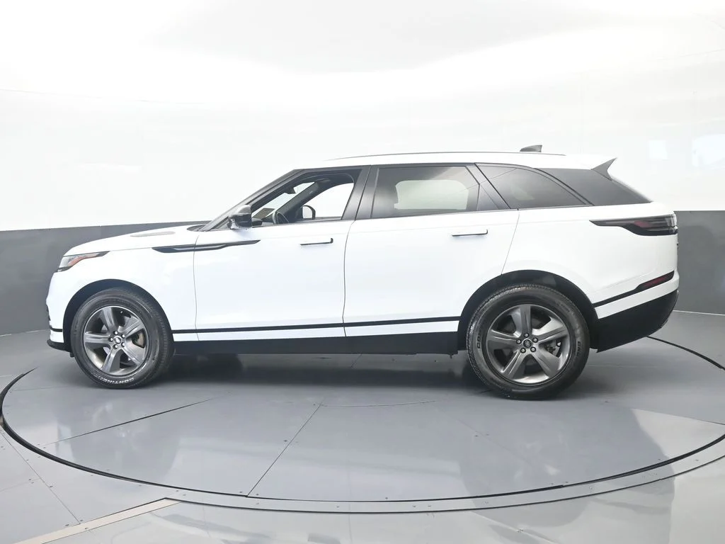 Used 2025 Gray Land Rover Dynamic SE image 3