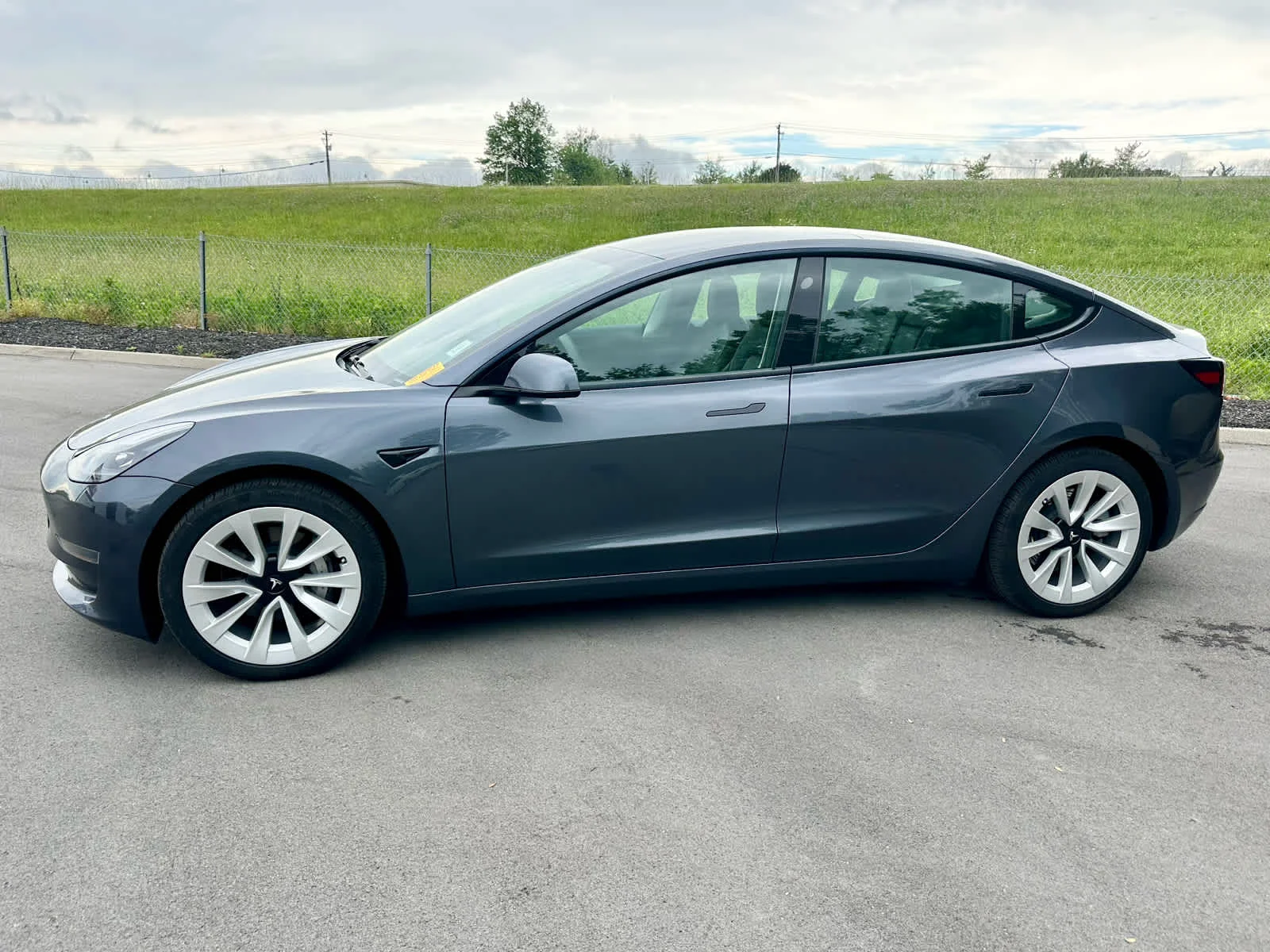 2023 Tesla Model 3 -'s photo