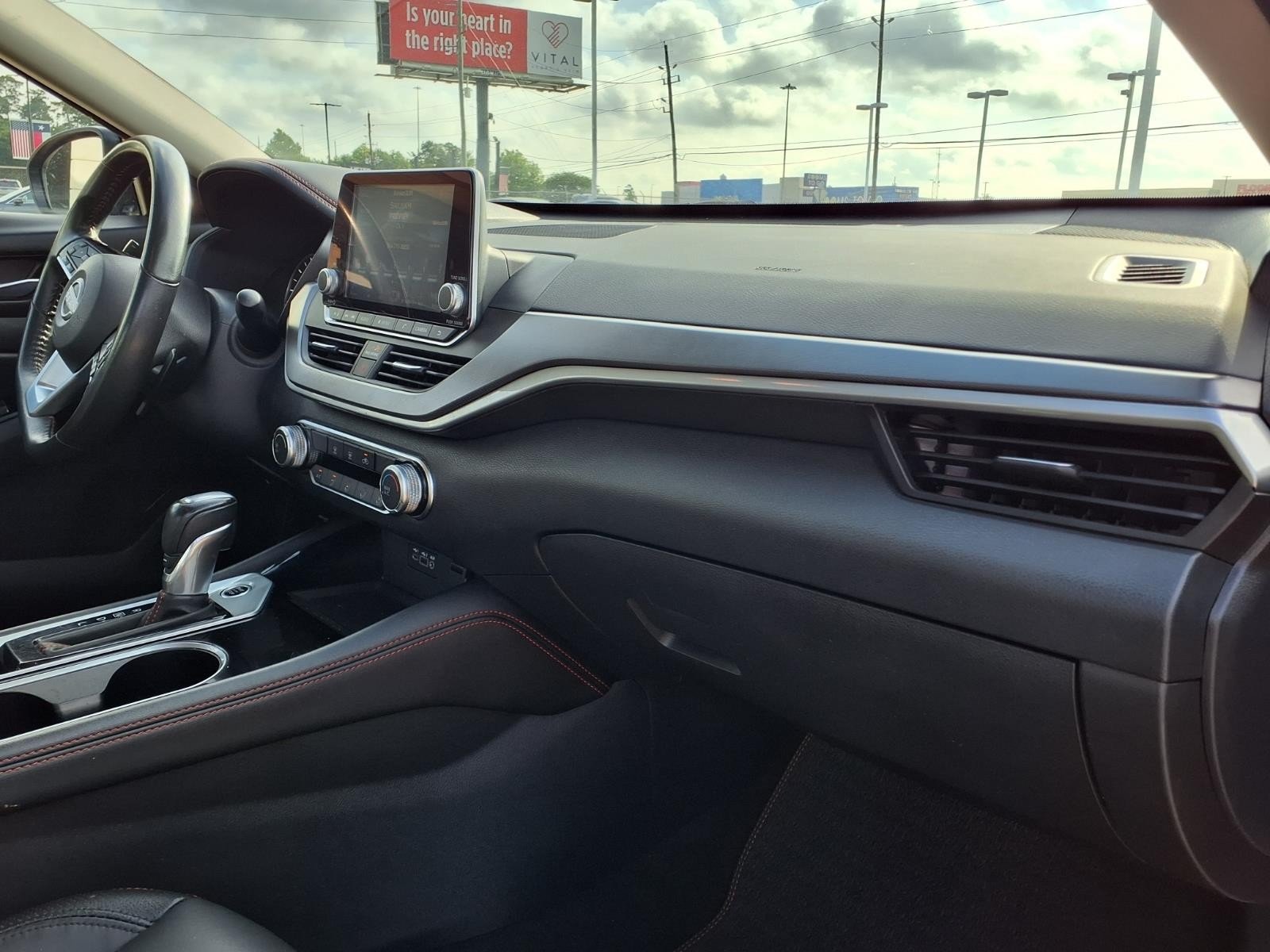 2024 Nissan Altima 2.5 SR Blue at Robbins Nissan