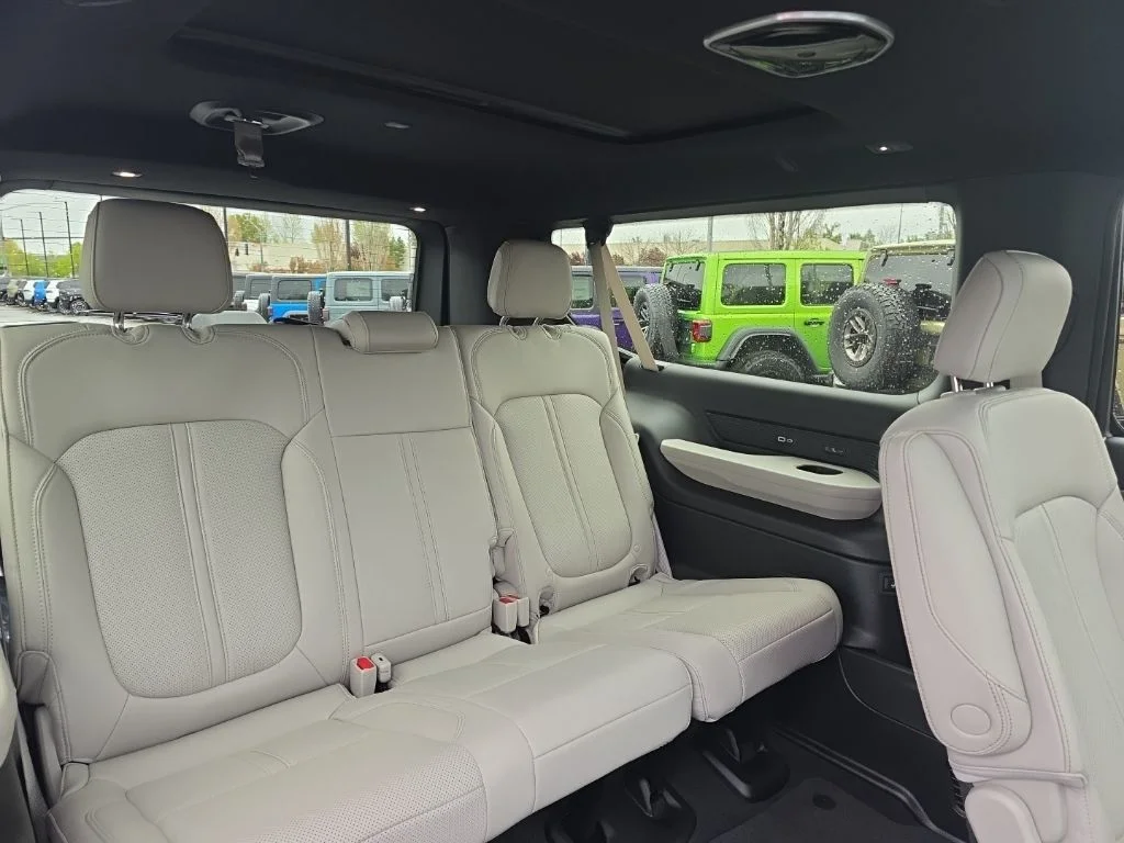 New 2026 Steel Blue Exterior Paint Jeep Limited Altitude image 12