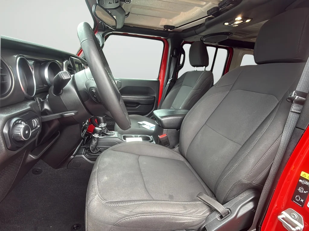 Used 2023 Red Jeep Sport S image 10