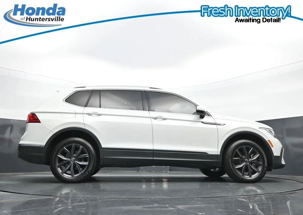 Used 2023 Opal White Volkswagen 2.0T SE image 35