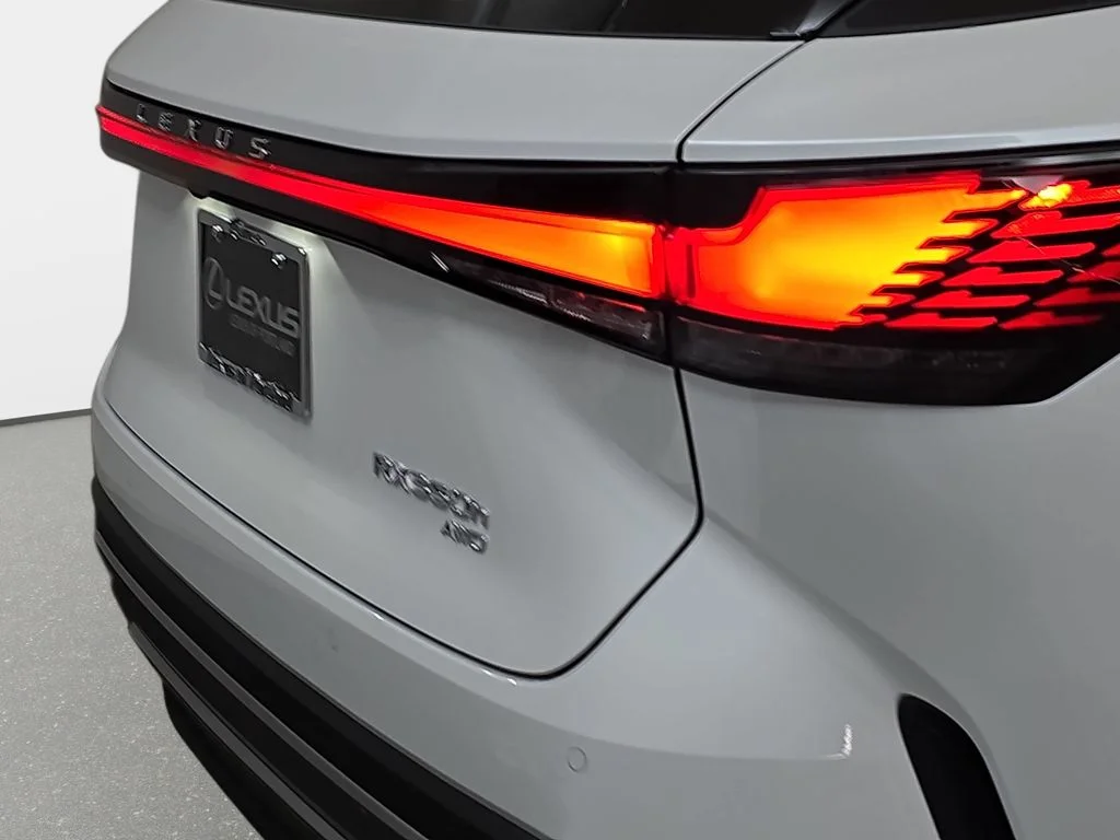 New 2026 Eminent White Pearl Lexus PREMIUM image 30