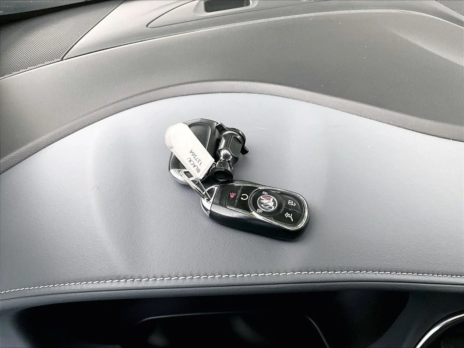 Used 2022 Black Buick Essence image 12