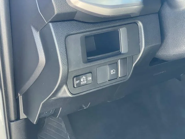 Used 2018 White Toyota SR5 image 18