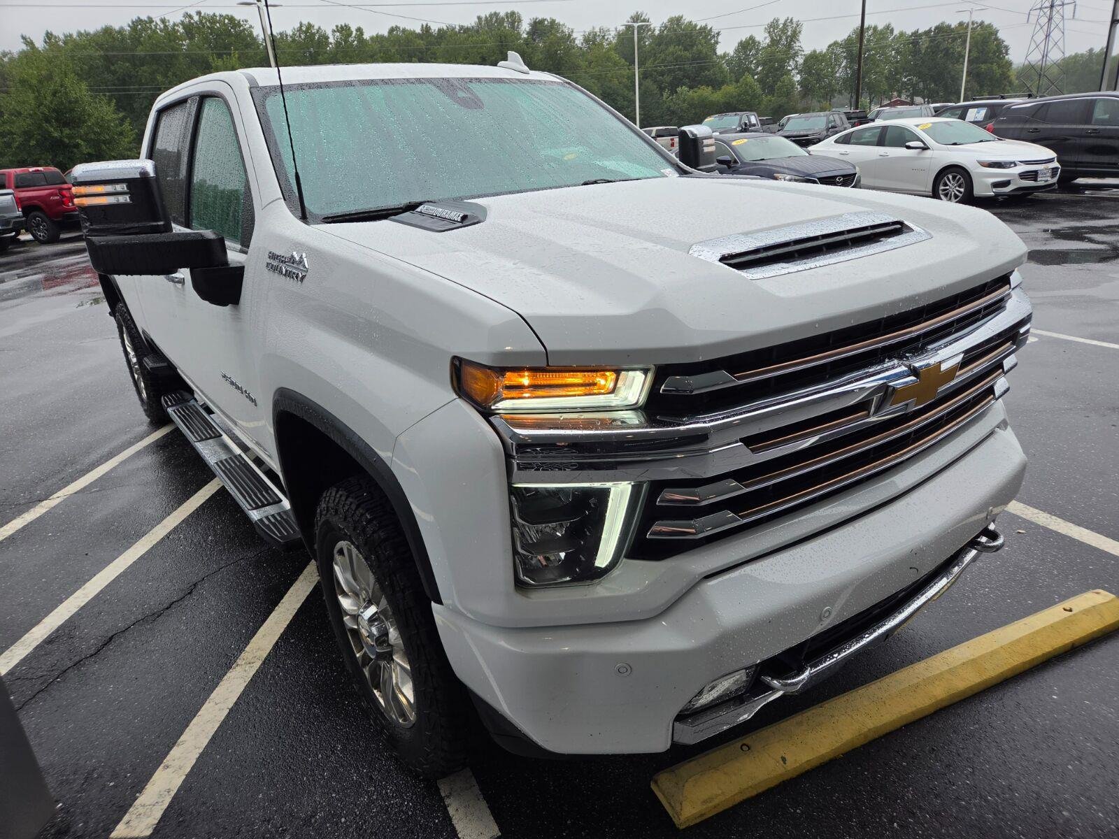 Used 2021 SUMMIT WHITE Chevrolet High Country image 3