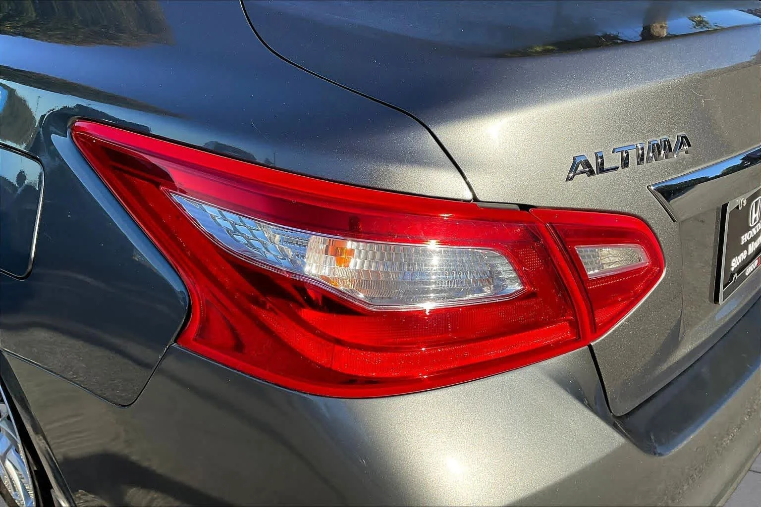 Used 2016 Gun Metallic Nissan 2.5 S image 27