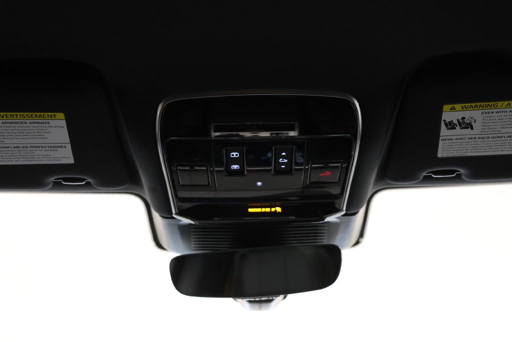 New 2027 Fuji White Land Rover SE image 14