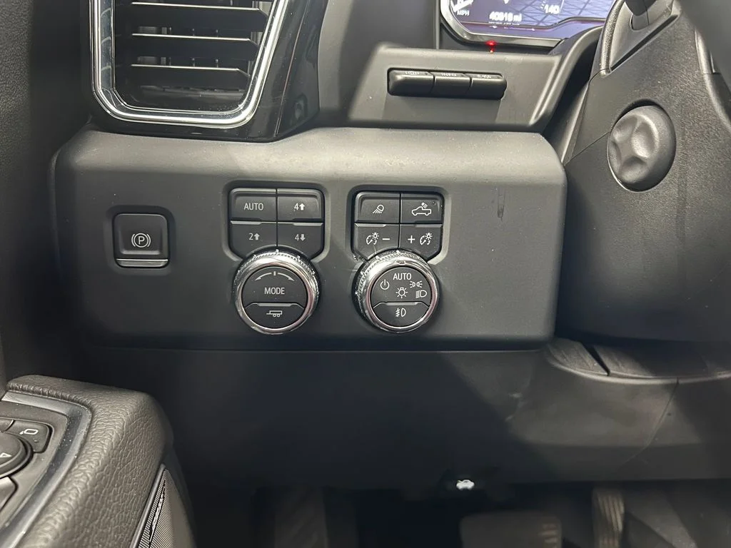 Used 2023 Onyx Black GMC Denali image 28