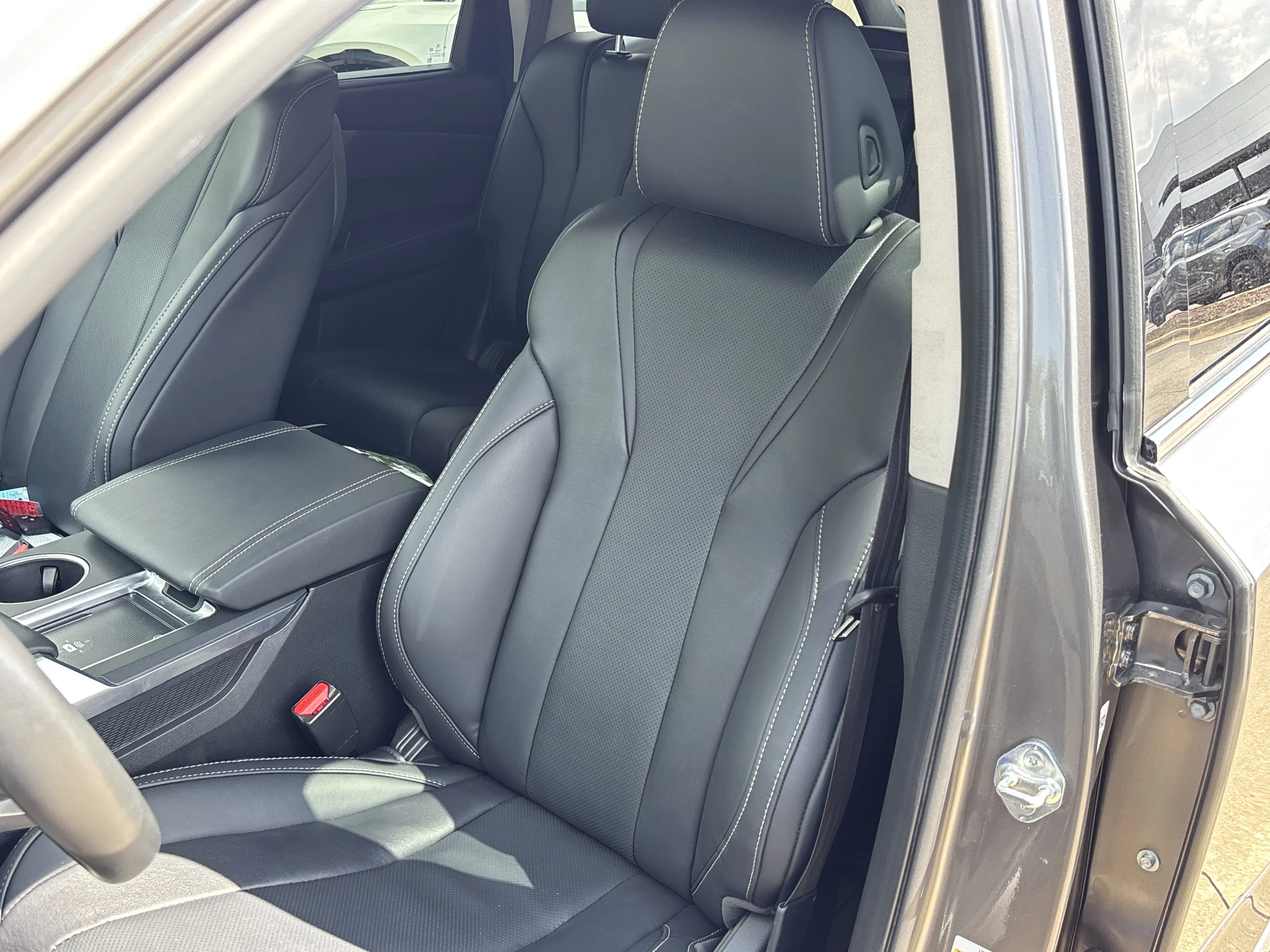 Used 2024 Liquid Carbon Metallic Acura SH-AWD w/Tech Pkg image 21