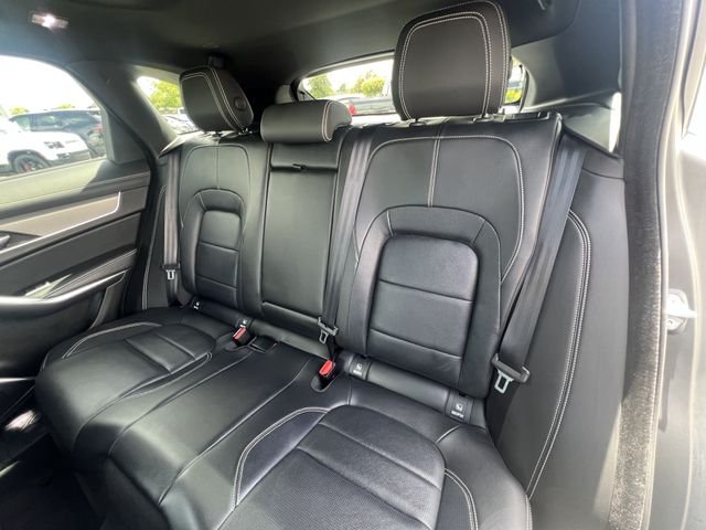 Used 2026  Jaguar P400 R-Dynamic S image 13