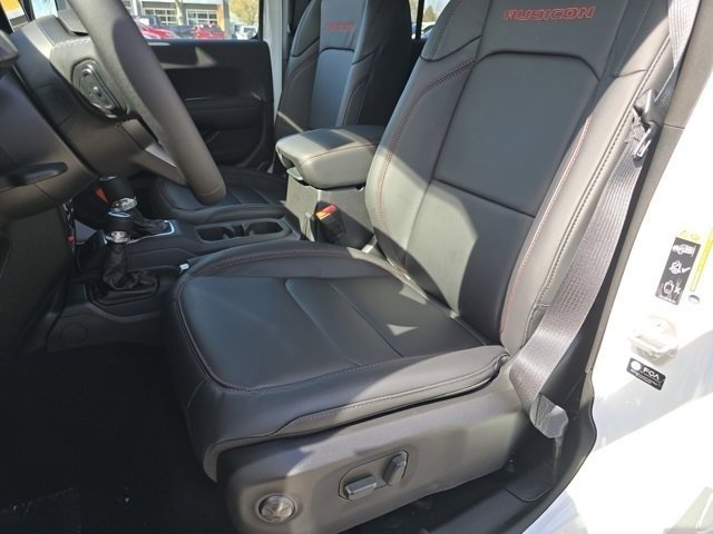 Used 2025 Bright White Clearcoat Jeep Rubicon image 4