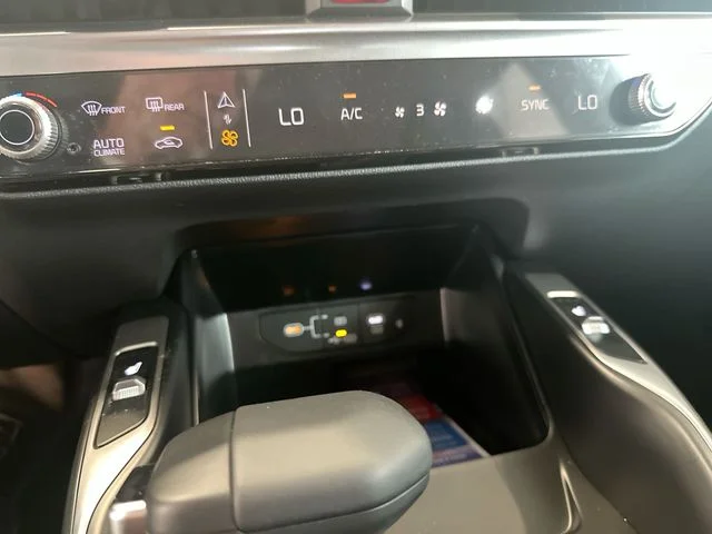 2026 Kia Sorento EX - Photo 18