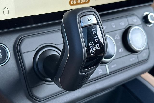 New 2026 White Land Rover X-Dynamic SE image 20