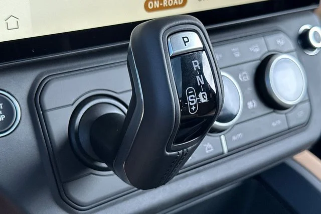 New 2026 Fuji White Land Rover X-Dynamic SE image 20