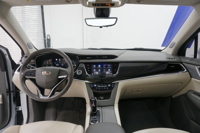 Used 2025 WHITE Cadillac FWD Premium Luxury image 30