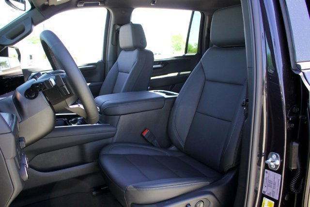2026 Chevrolet Suburban LT - Photo 9