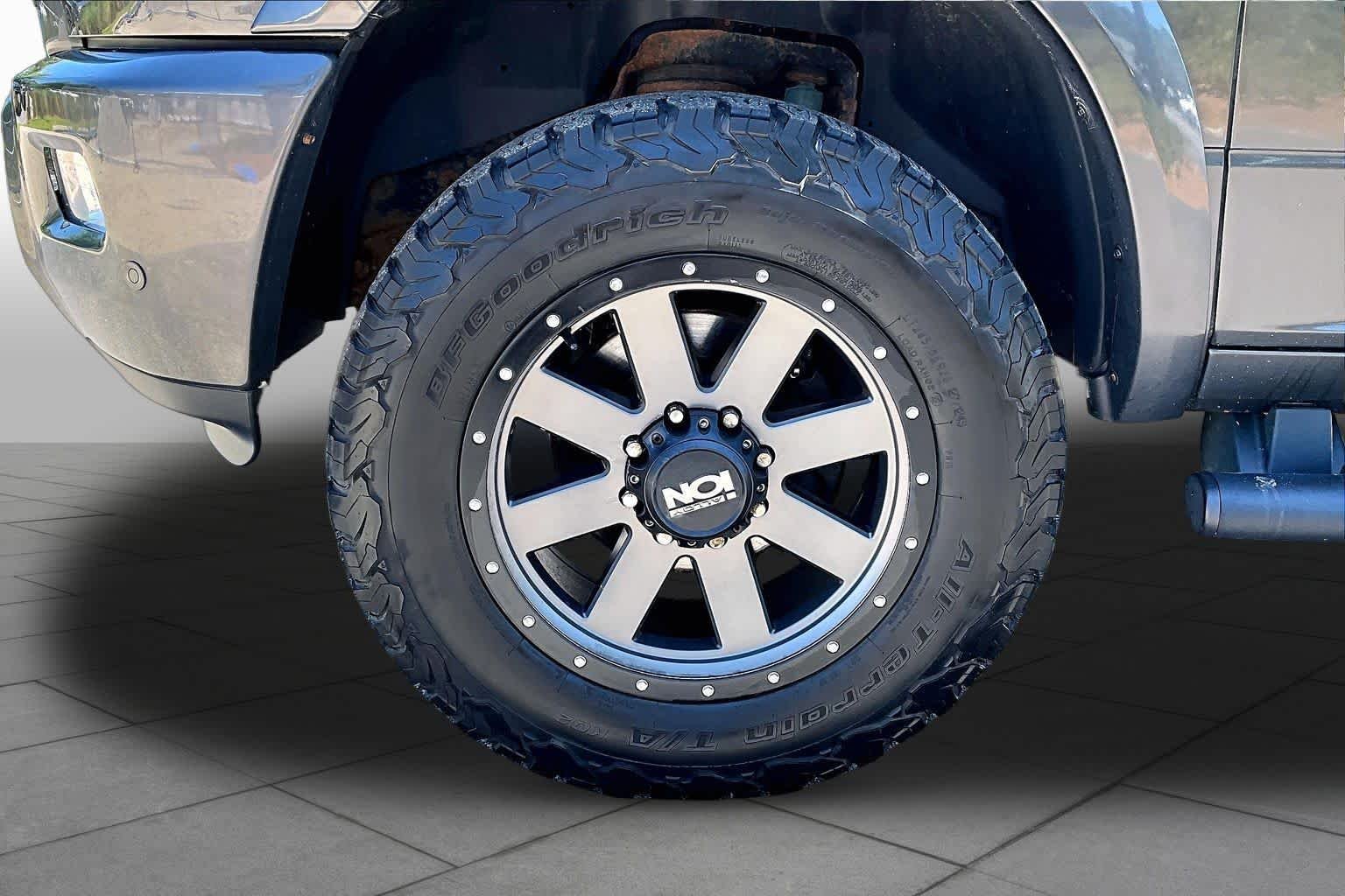 Used 2018 Granite Crystal Metallic Clearcoat Ram Laramie image 11