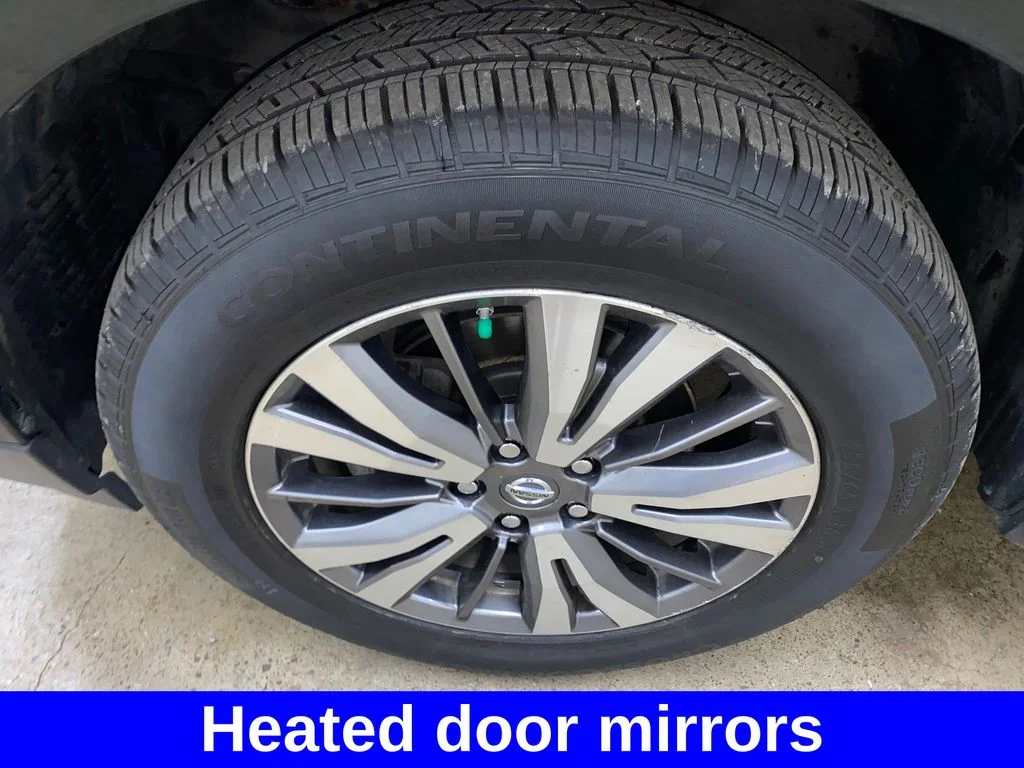Used 2019 Green Nissan SL image 16