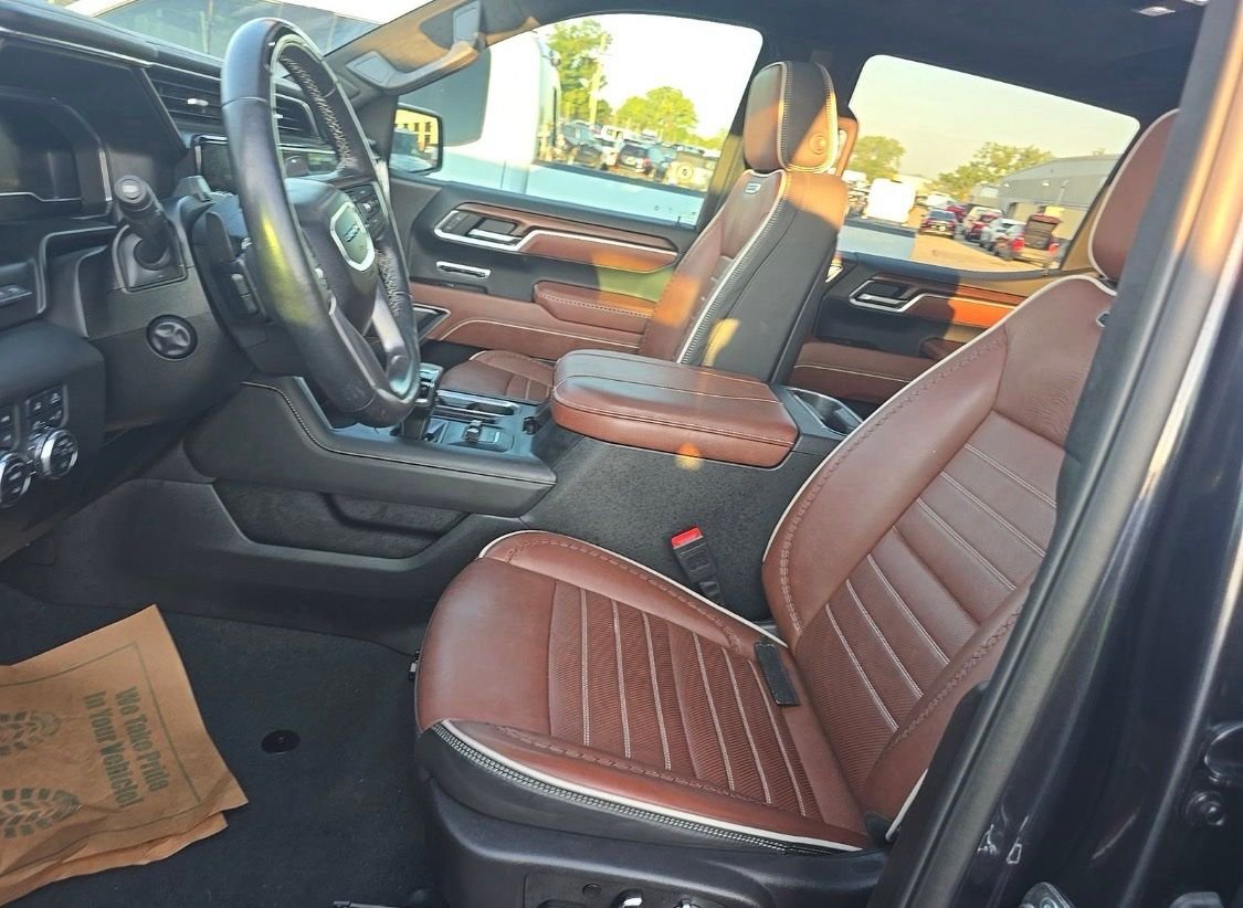 Used 2025 Silver GMC Denali Ultimate image 5