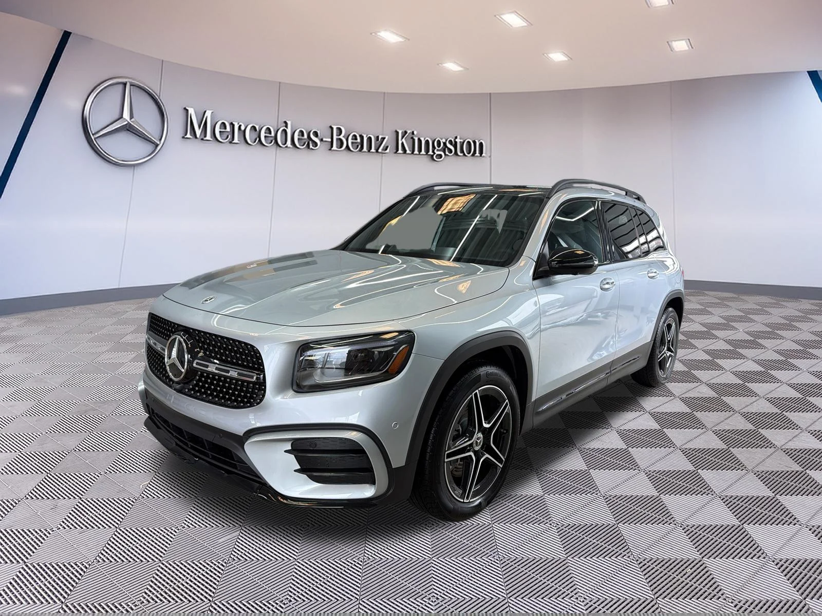 Used 2026 Silver Mercedes-Benz GLB 250 4MATIC SUV image 10