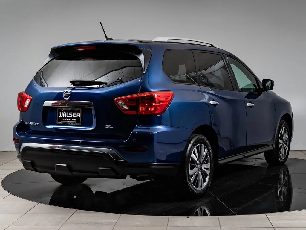 Used 2018 Caspian Blue Nissan SL image 10
