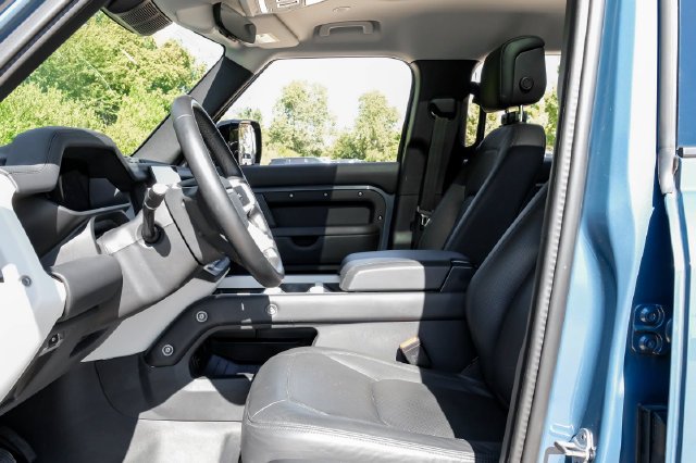 Certified Used 2025 Tasman Blue Metallic Land Rover S image 3