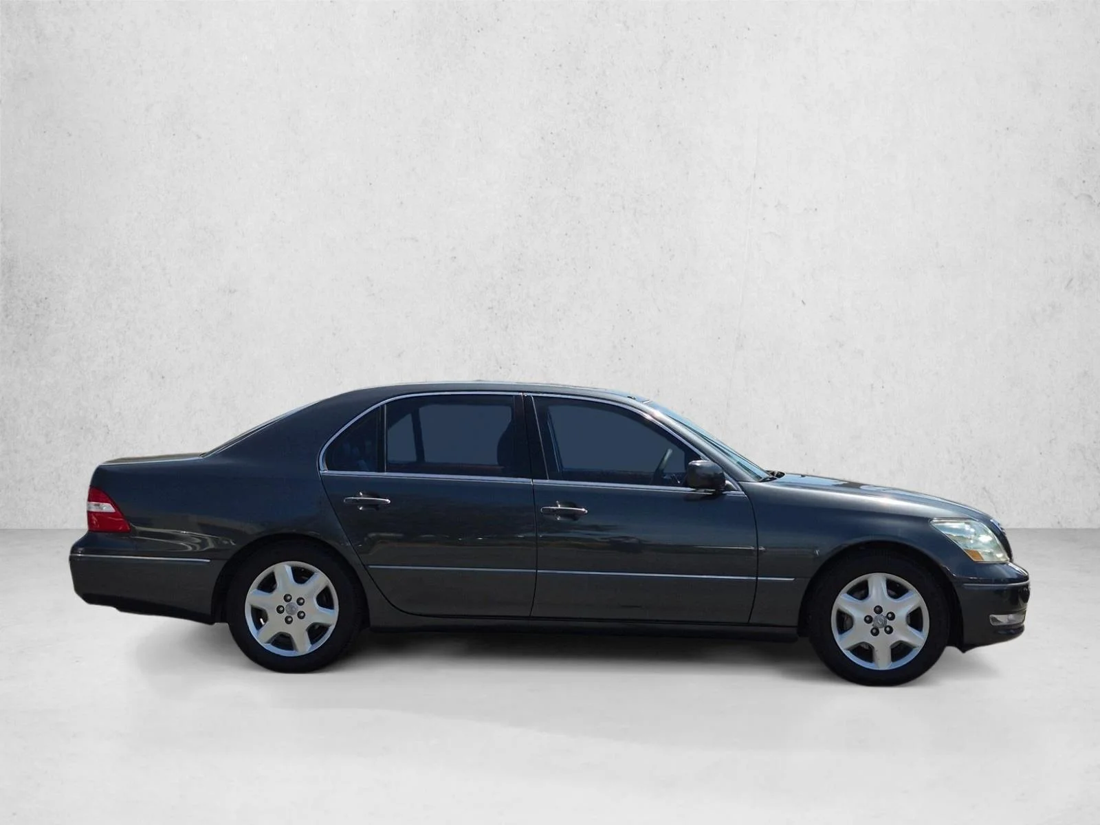 Used 2004 Silver/Gray Lexus  image 4