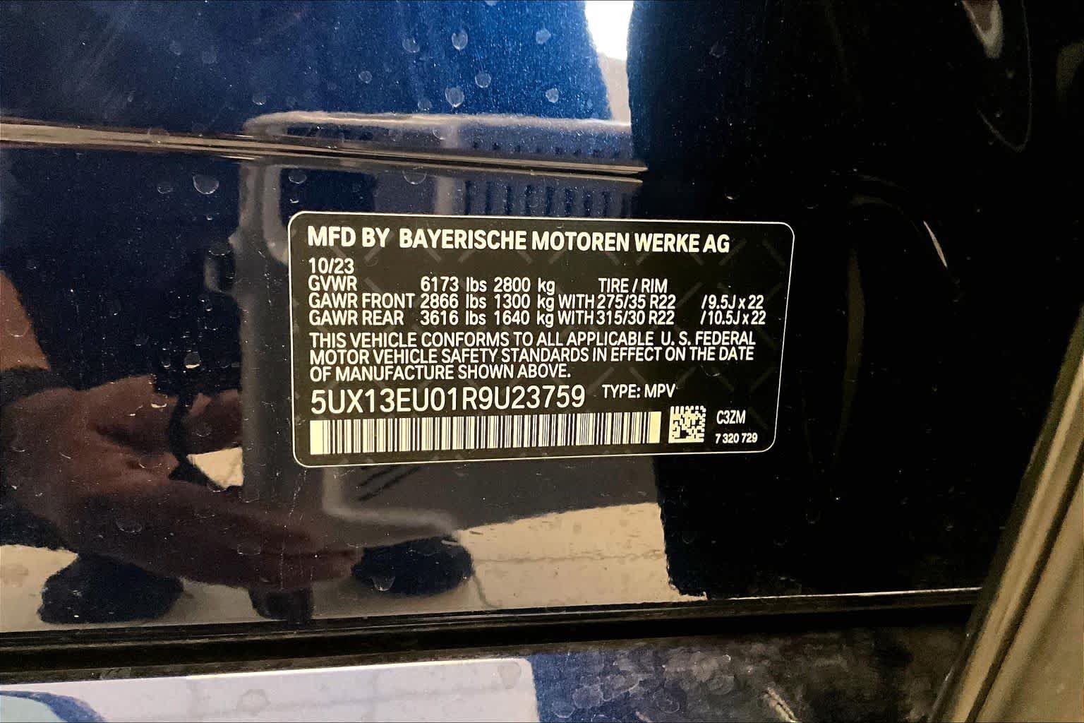 Used 2024 Tanzanite Blue II Metallic BMW sDrive40i image 29