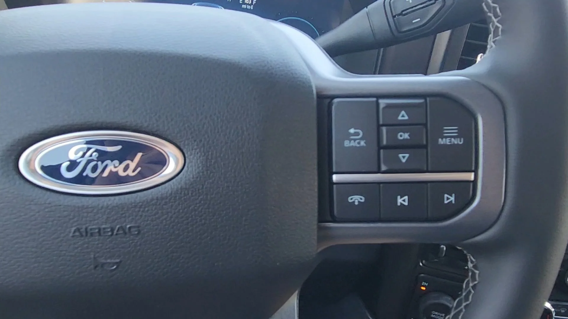 New 2026 Carbonized Gray Metallic Ford LARIAT image 12