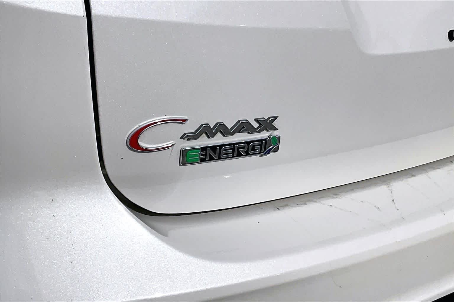 Used 2015 White Platinum Metallic Tri-Coat Ford SEL image 9