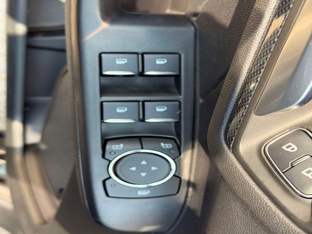 Used 2025 Agate Black Metallic Ford ST-Line image 19