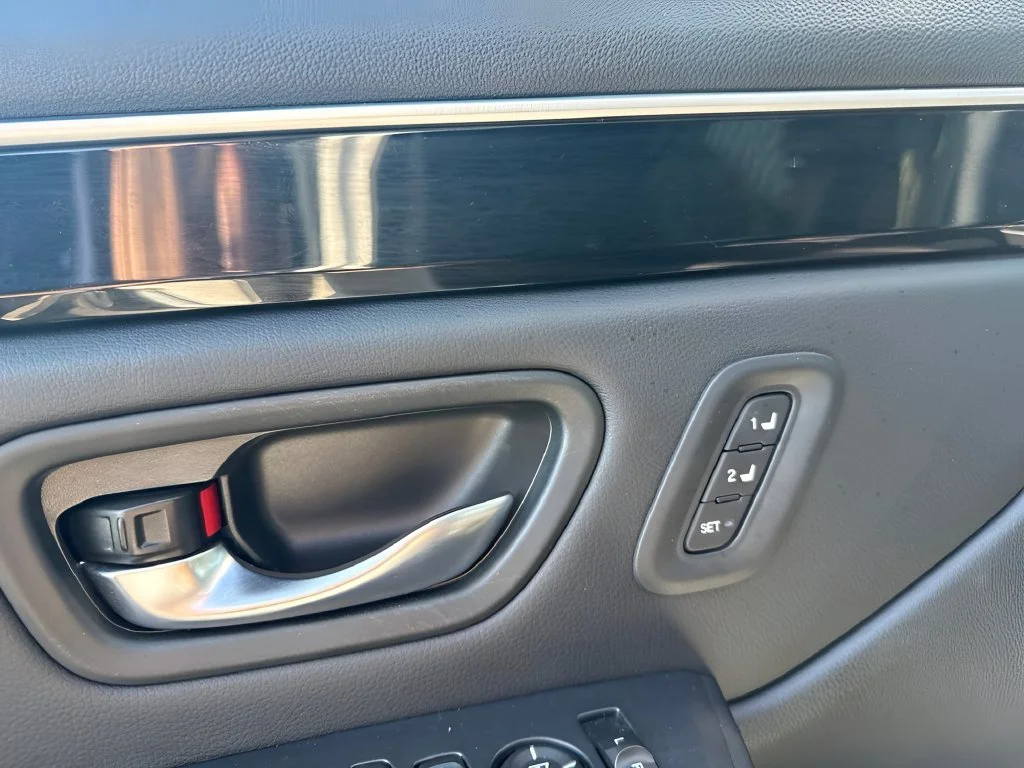 Used 2023  Honda Touring image 12