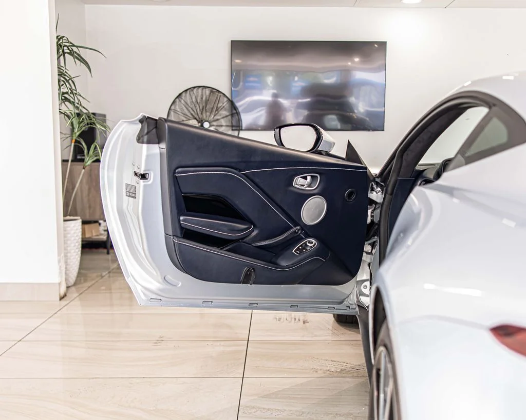 Used 2020 Silver Aston Martin Base image 29
