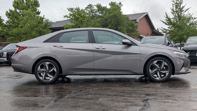 Used 2023 Silver Hyundai SEL image 8