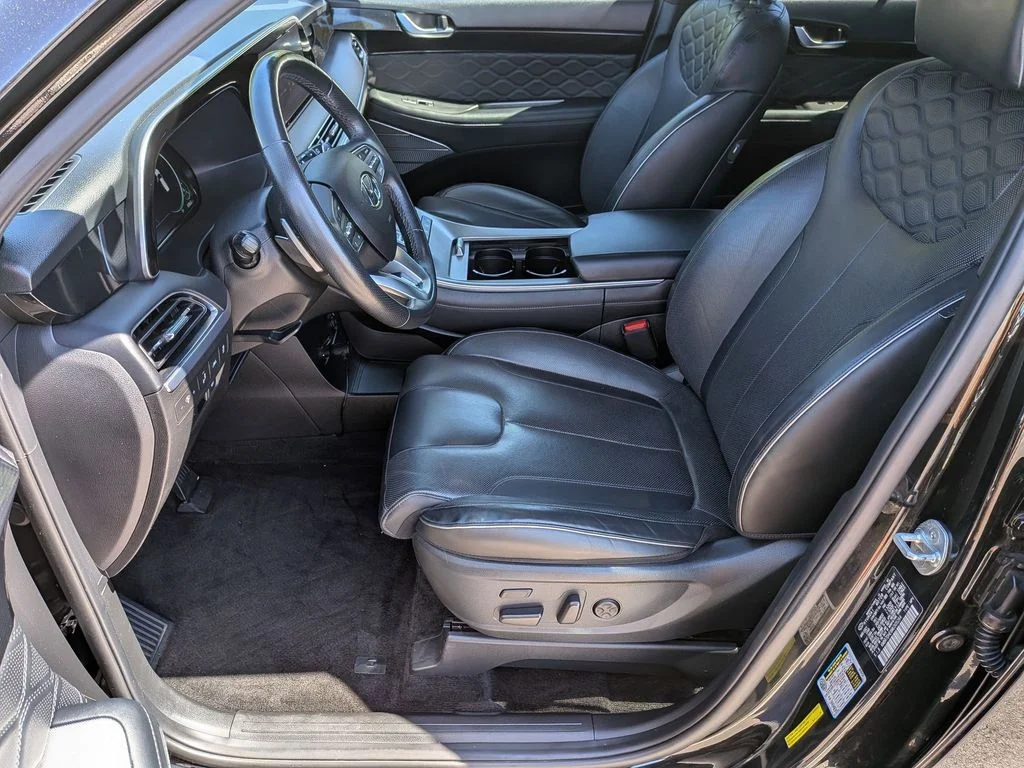 Used 2021 Black Hyundai Calligraphy image 11