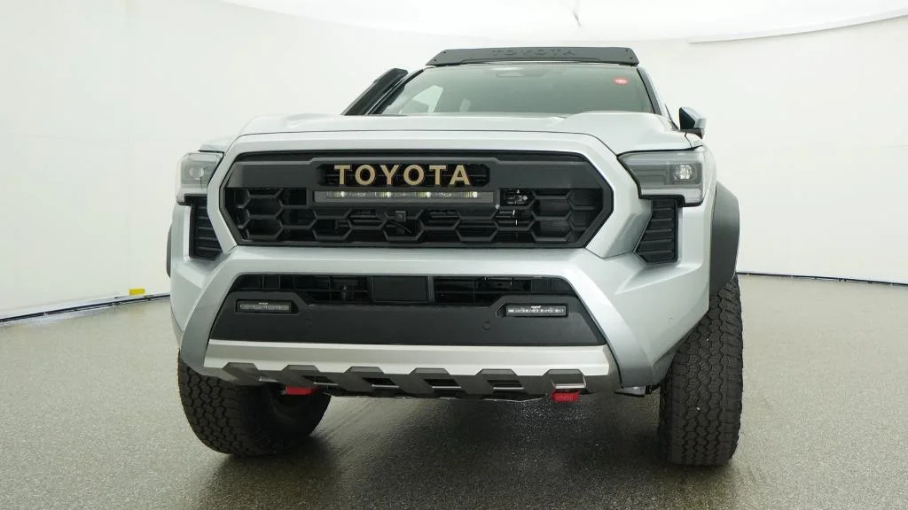 New 2026 Celestial Silver Metallic Toyota Trailhunter image 37