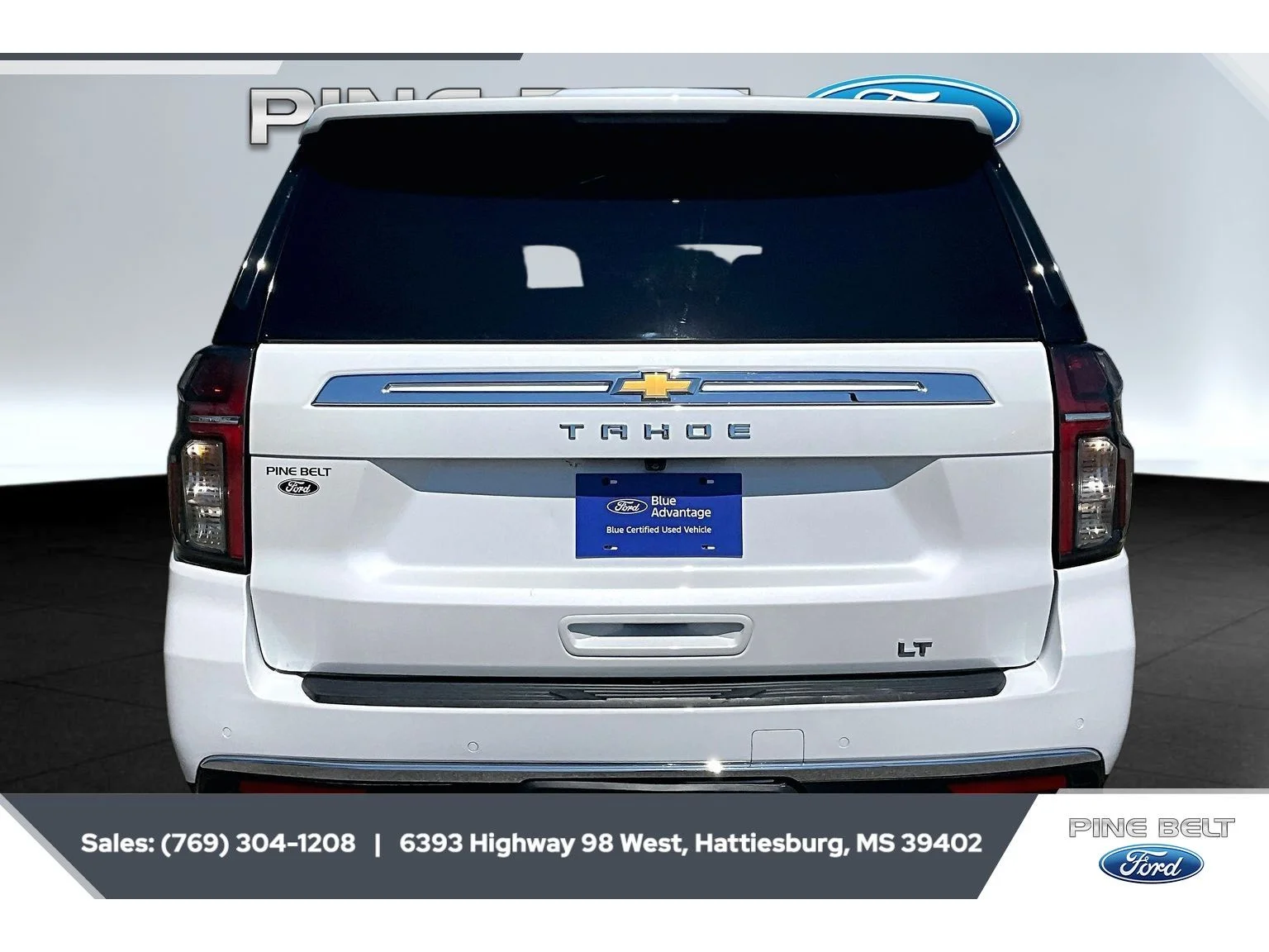 Certified Used 2022 Iridescent Pearl Tricoat Chevrolet LT image 4