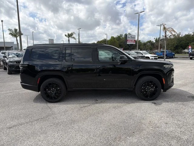New 2026 High Gloss Black Exterior Paint Jeep Limited Reserve image 3