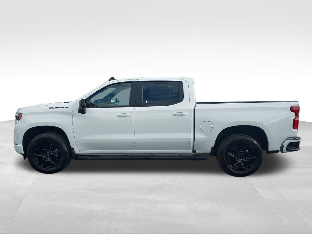 New 2026 Summit White Chevrolet RST image 2