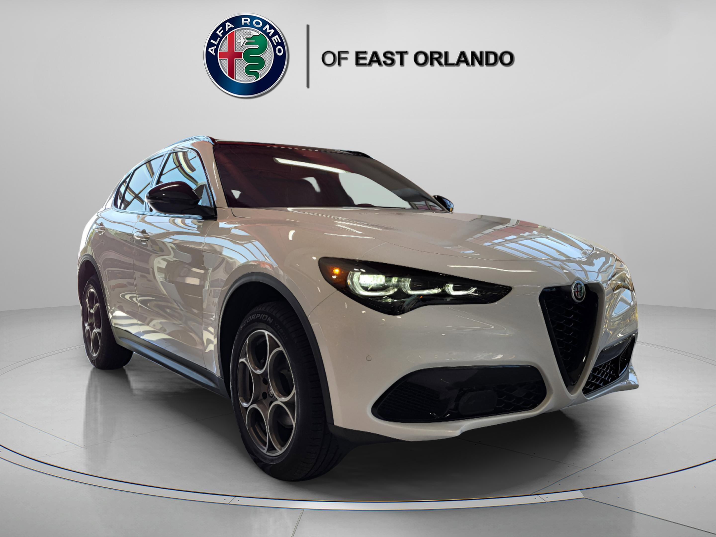 2025 Alfa Romeo Stelvio Base