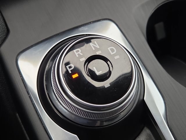 Used 2021 Oxford White Ford SE image 17