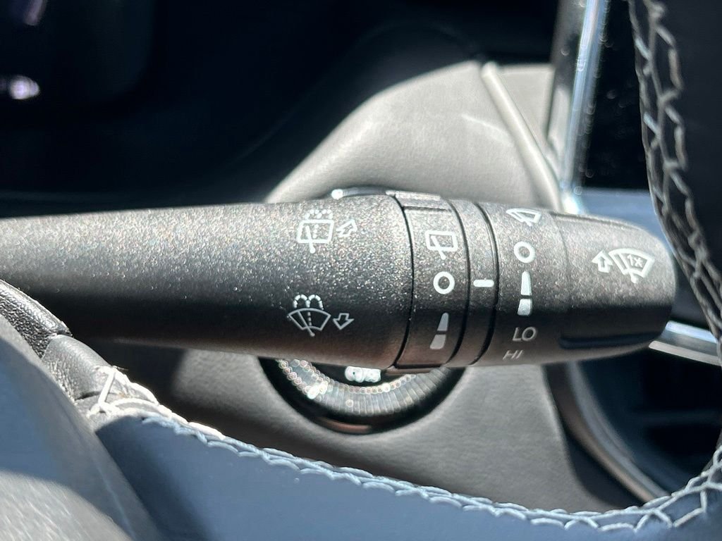 Used 2022 Silver Jeep Limited image 28