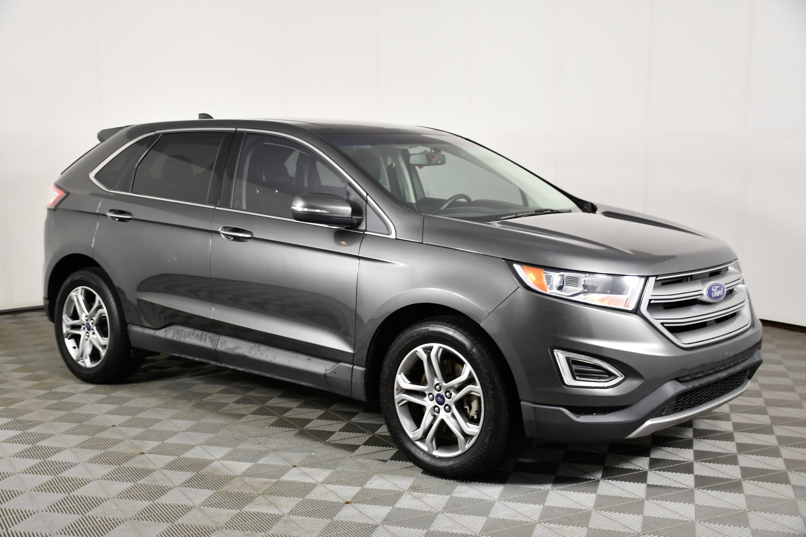 Used 2016 Magnetic Ford Titanium image 4