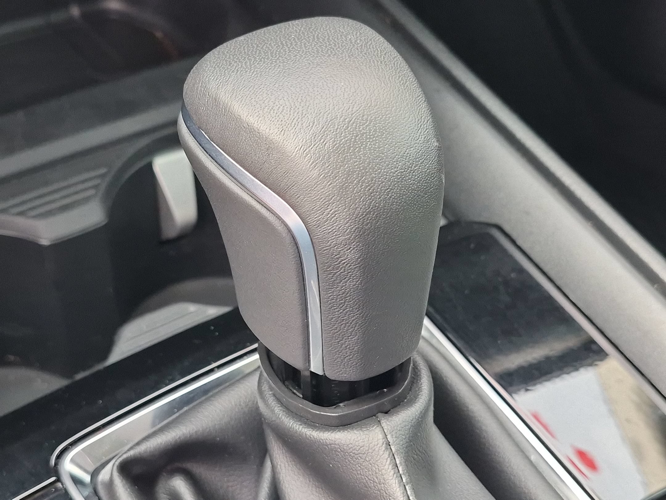 Used 2026 Wind Chill Pearl Mazda Premium Plus image 26