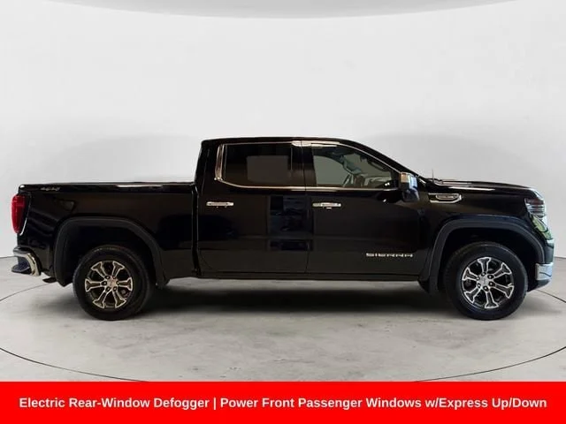 Used 2025 Onyx Black GMC SLT image 7